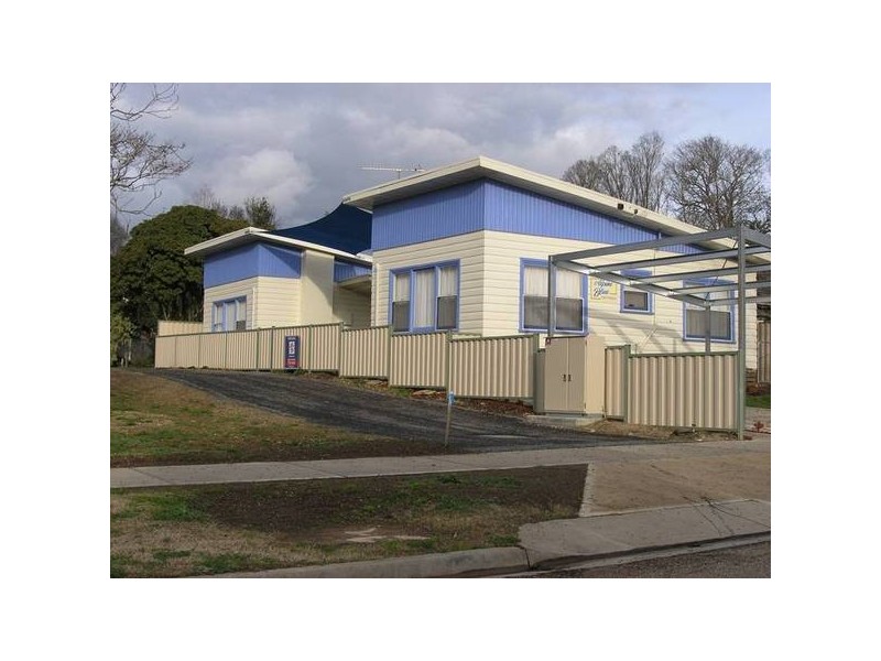 6 Station Street, Bright VIC 3741