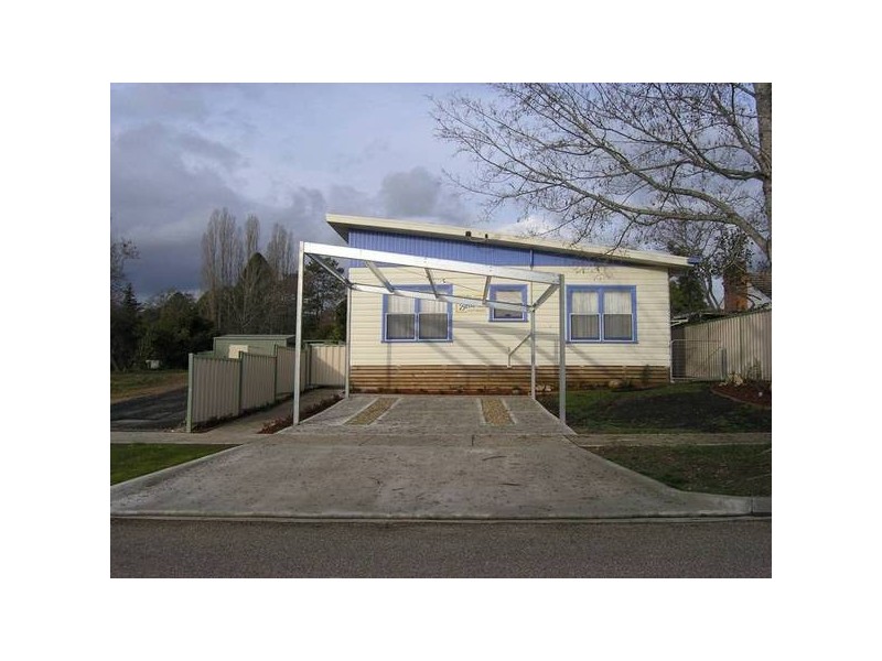 6 Station Street, Bright VIC 3741