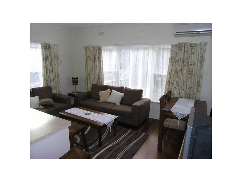 6 Station Street, Bright VIC 3741