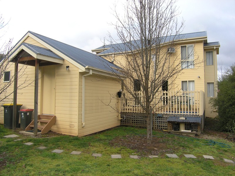 19 Norman Court, Bright VIC 3741