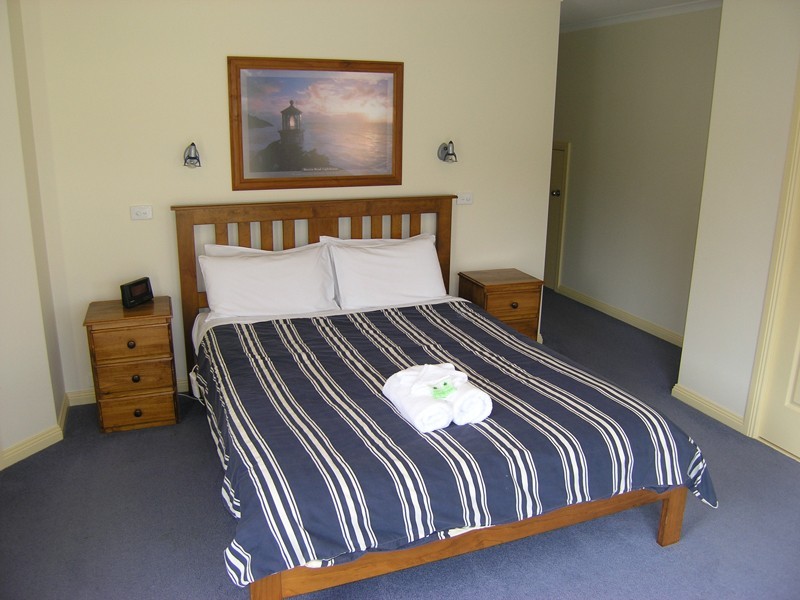 19 Norman Court, Bright VIC 3741