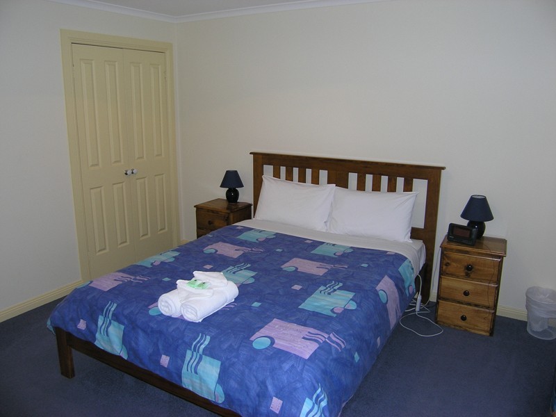 19 Norman Court, Bright VIC 3741