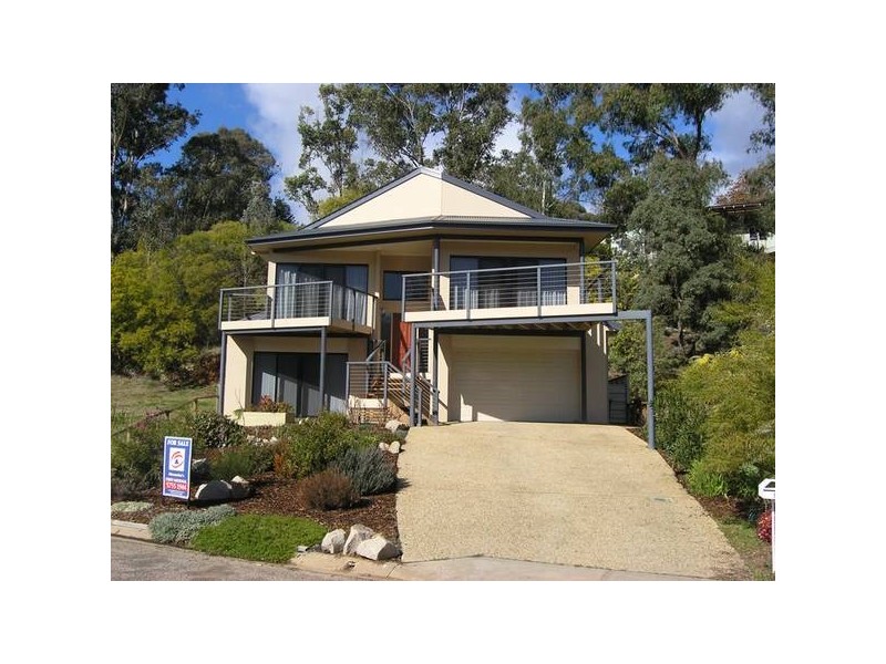 9 Kilfinan Cres, Bright VIC 3741