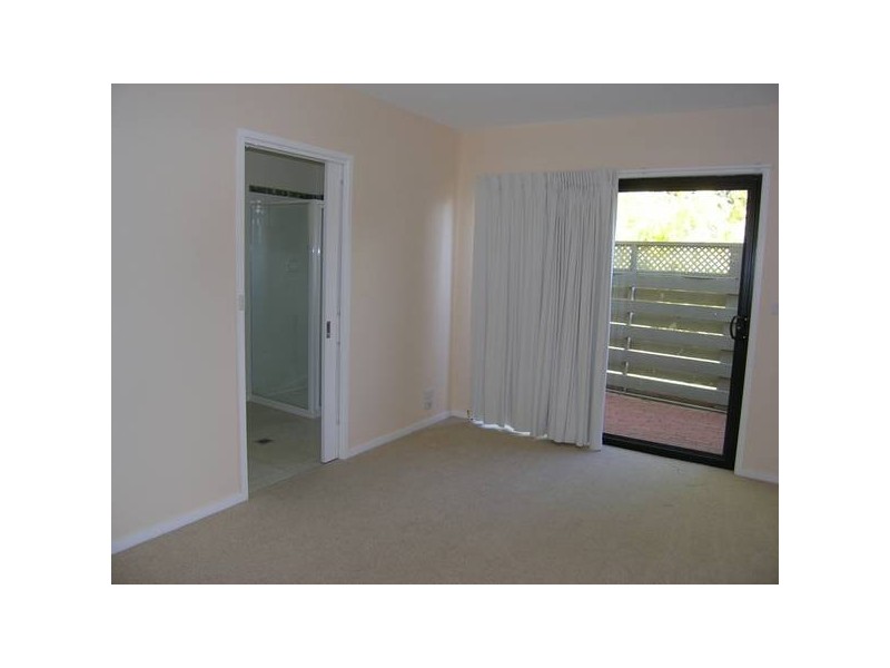 9 Kilfinan Cres, Bright VIC 3741