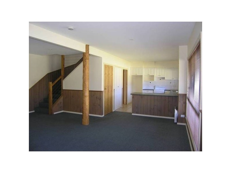 1/6 Norman Crt, Bright VIC 3741