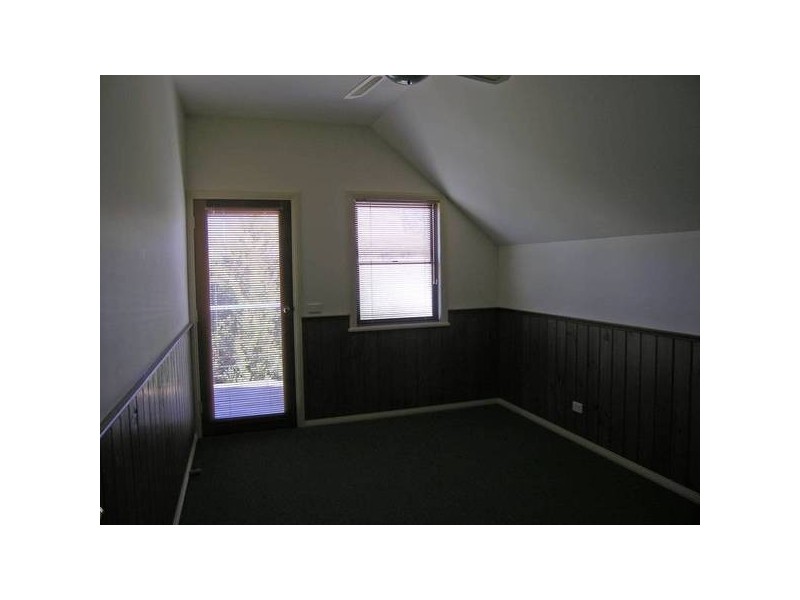 1/6 Norman Crt, Bright VIC 3741