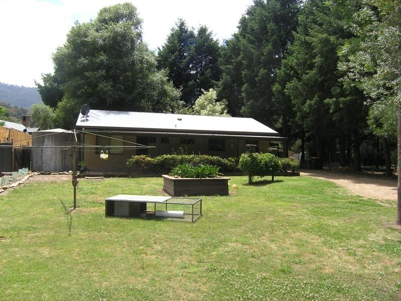 943 Great Alpine Rd, Freeburgh VIC 3741