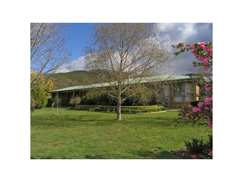 2 Colonial Court, Bright VIC 3741