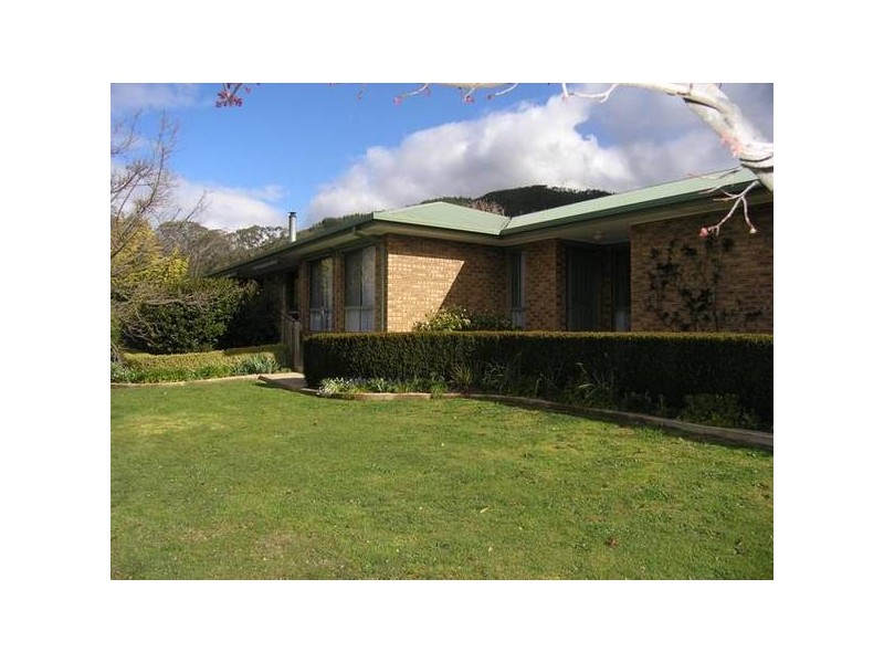 2 Colonial Court, Bright VIC 3741