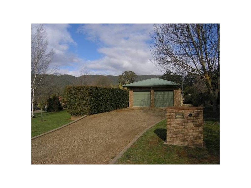 2 Colonial Court, Bright VIC 3741