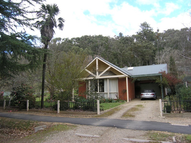 98 Delany Avenue, Bright VIC 3741