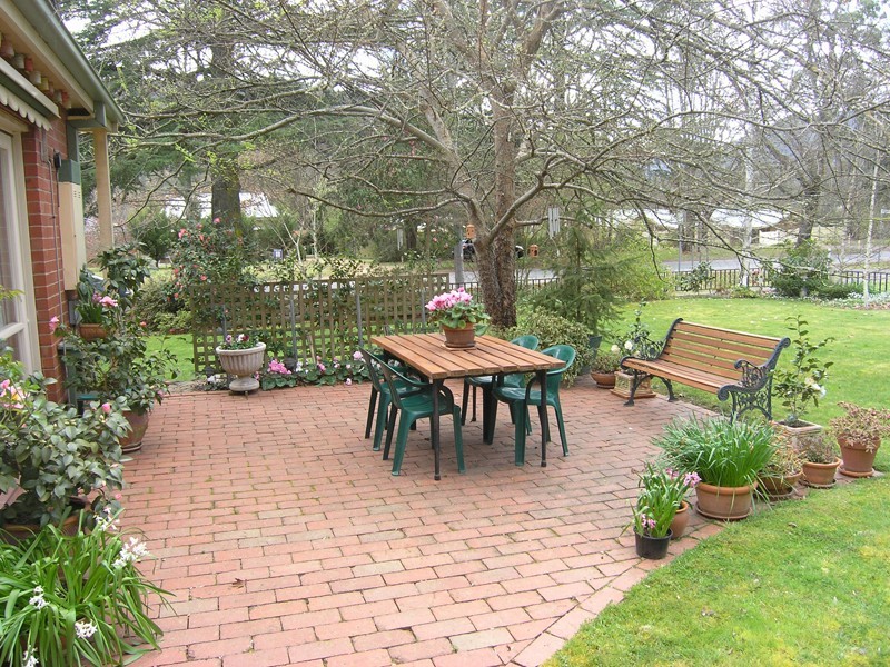 98 Delany Avenue, Bright VIC 3741