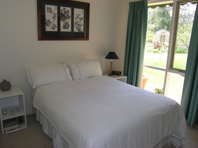 98 Delany Avenue, Bright VIC 3741