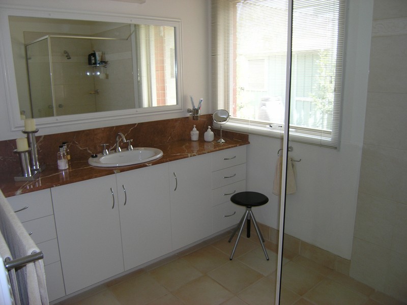 98 Delany Avenue, Bright VIC 3741