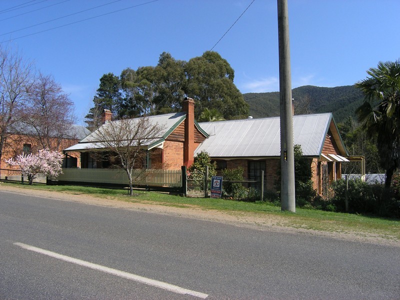 3 Smithy Lane, Bright VIC 3741