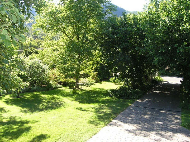 3 Smithy Lane, Bright VIC 3741