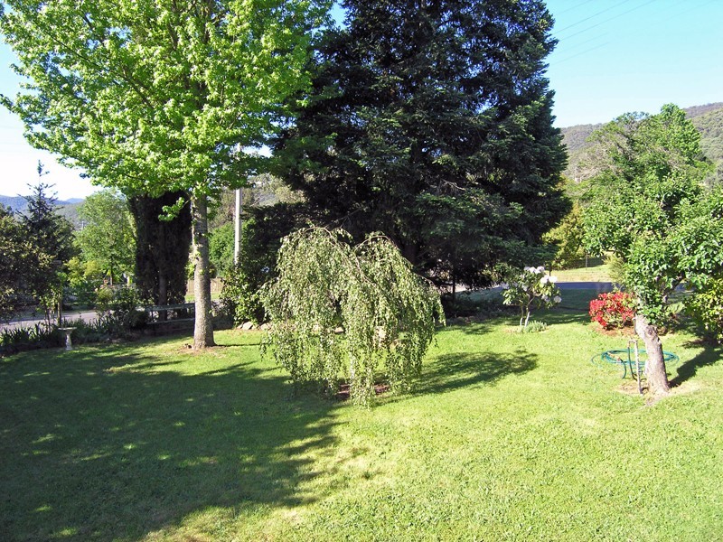 3 Smithy Lane, Bright VIC 3741