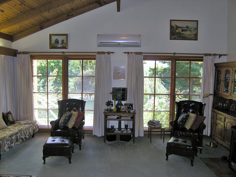 3 Smithy Lane, Bright VIC 3741