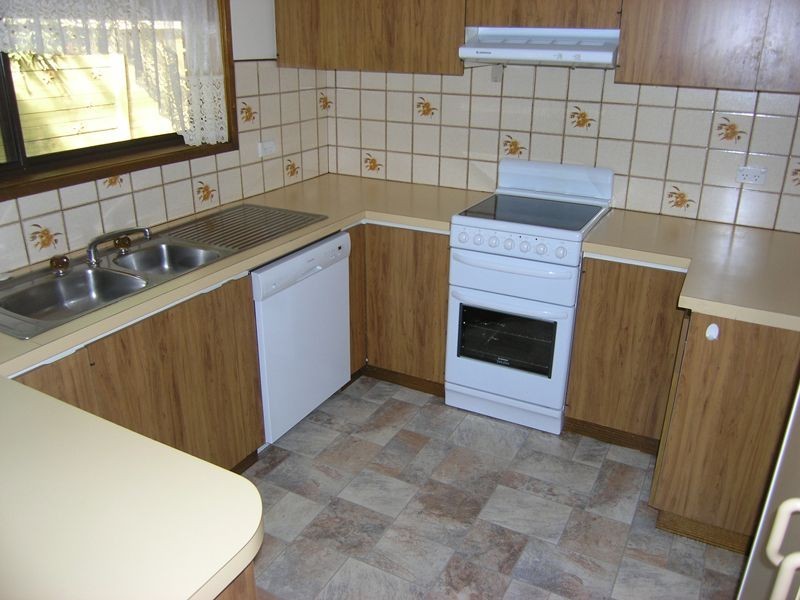 15 Iarias Lane, Bright VIC 3741