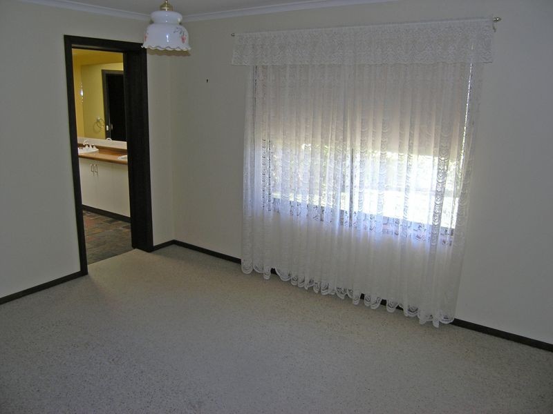 15 Iarias Lane, Bright VIC 3741