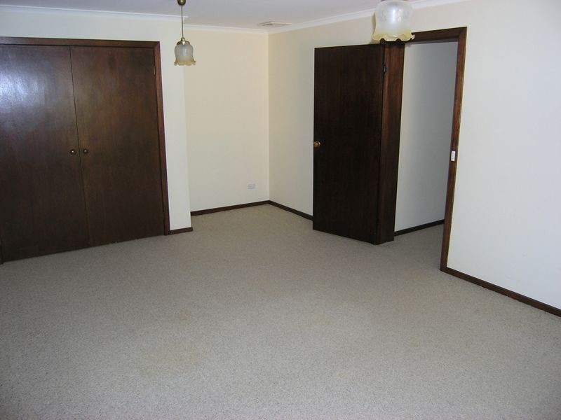 15 Iarias Lane, Bright VIC 3741