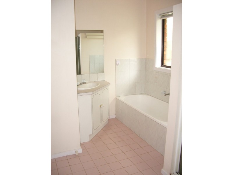 2/4 Mystic Lane, Bright VIC 3741