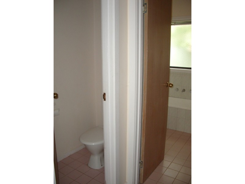 2/4 Mystic Lane, Bright VIC 3741