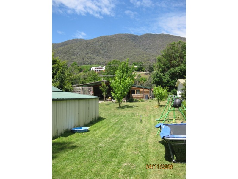 420 Morses Creek Rd, Wandiligong VIC 3744