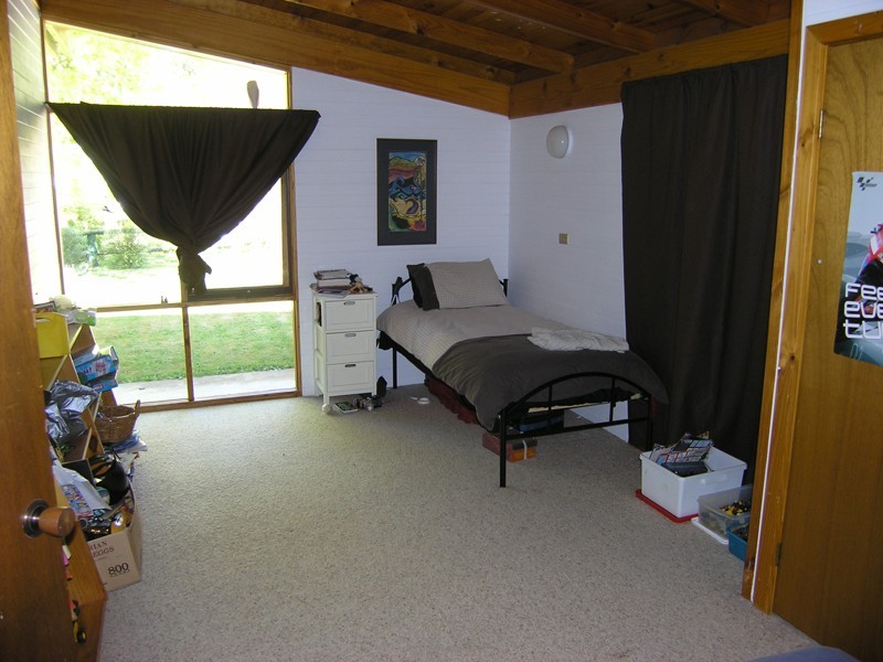 420 Morses Creek Rd, Wandiligong VIC 3744