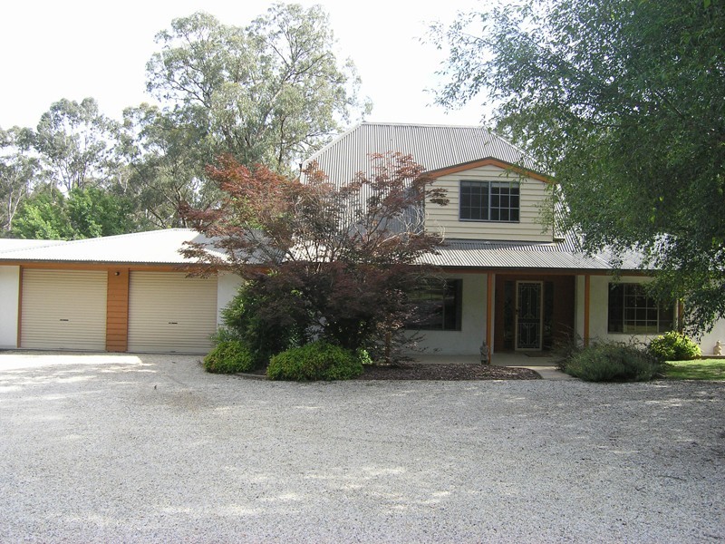 7103 Great Alpine Road, Bright VIC 3741