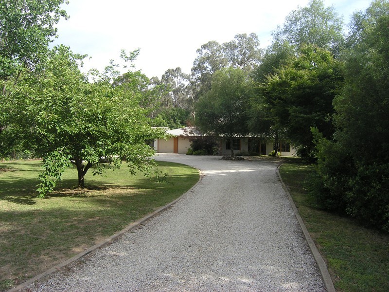 7103 Great Alpine Road, Bright VIC 3741