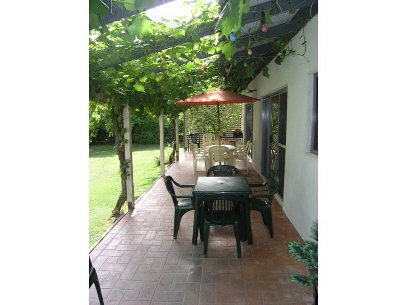 7103 Great Alpine Road, Bright VIC 3741