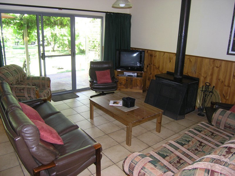 7103 Great Alpine Road, Bright VIC 3741