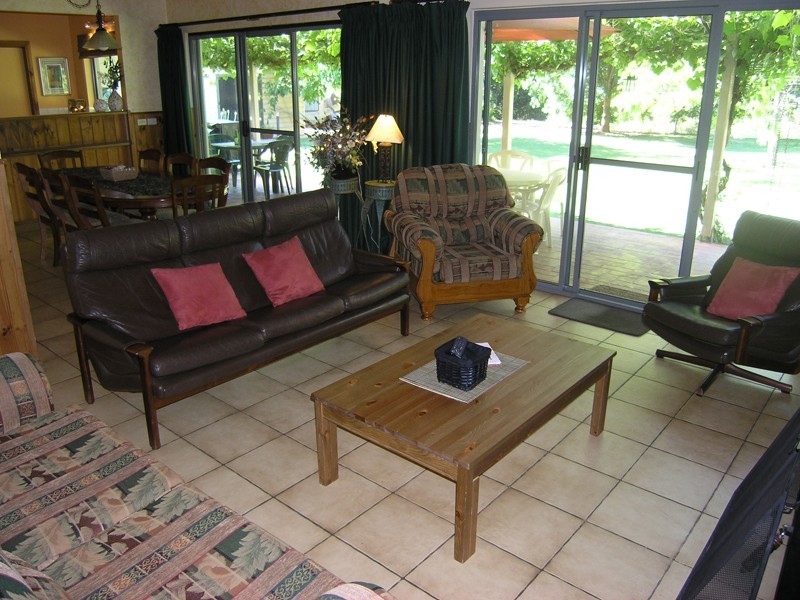 7103 Great Alpine Road, Bright VIC 3741