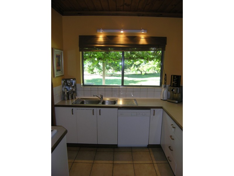 7103 Great Alpine Road, Bright VIC 3741