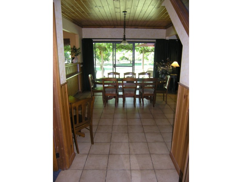 7103 Great Alpine Road, Bright VIC 3741