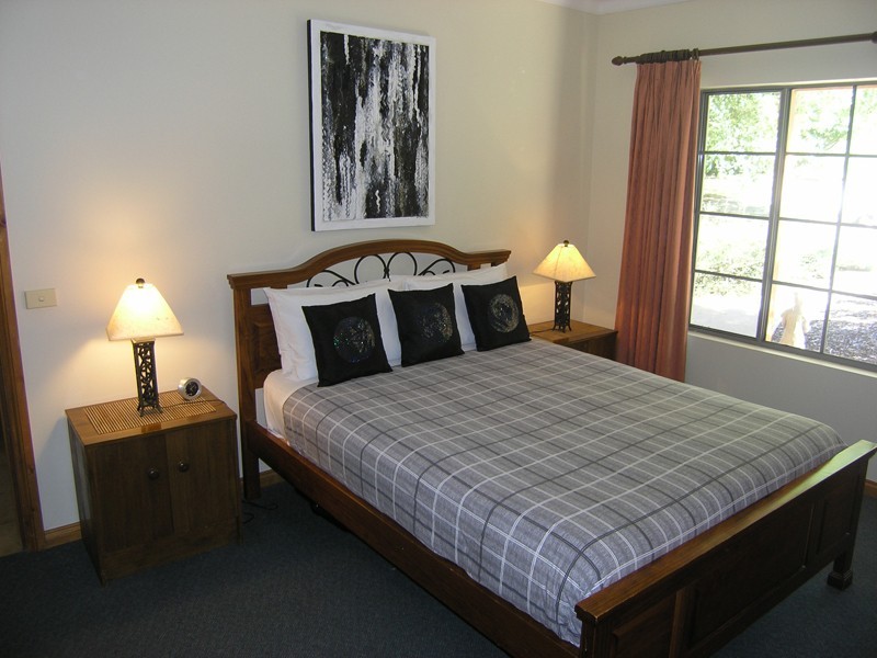 7103 Great Alpine Road, Bright VIC 3741