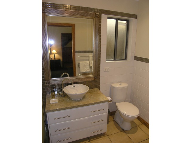 7103 Great Alpine Road, Bright VIC 3741