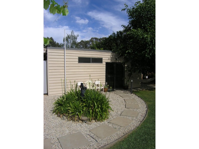 7103 Great Alpine Road, Bright VIC 3741