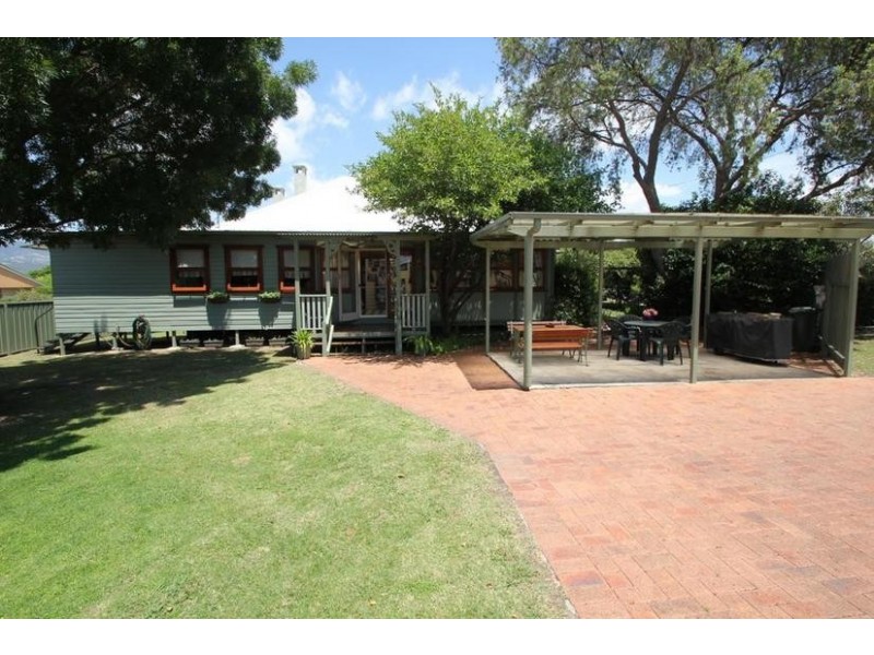 98 Bulwer Street, Tenterfield NSW 2372