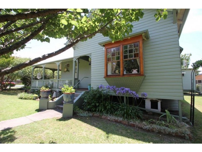 98 Bulwer Street, Tenterfield NSW 2372