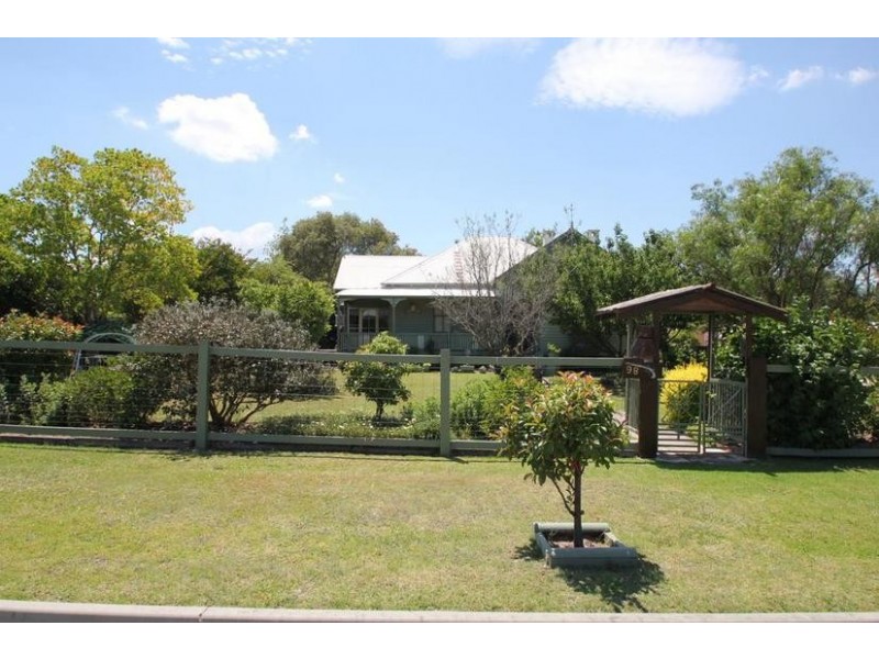 98 Bulwer Street, Tenterfield NSW 2372