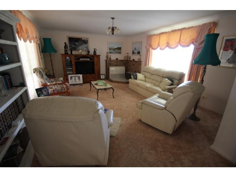 28 East Street, Tenterfield NSW 2372