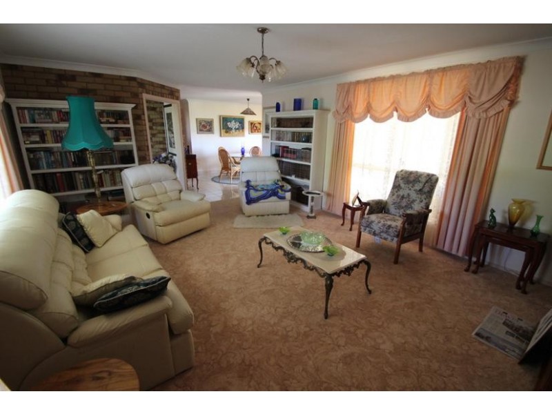 28 East Street, Tenterfield NSW 2372