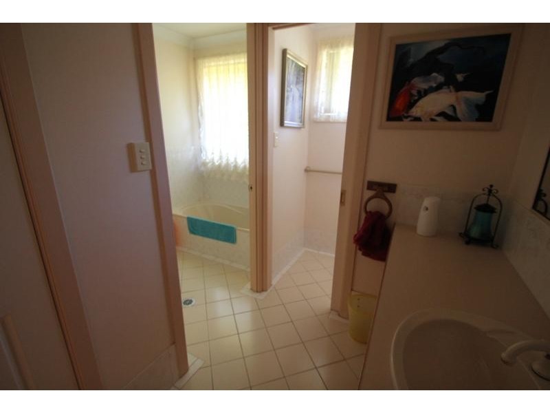 28 East Street, Tenterfield NSW 2372