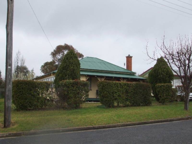 11 High Street, Tenterfield NSW 2372