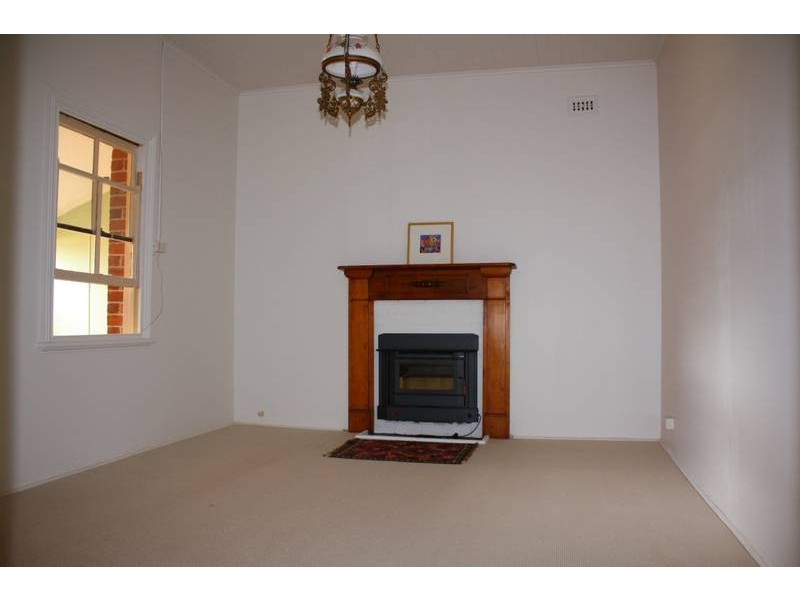 50 Wood Street, Tenterfield NSW 2372