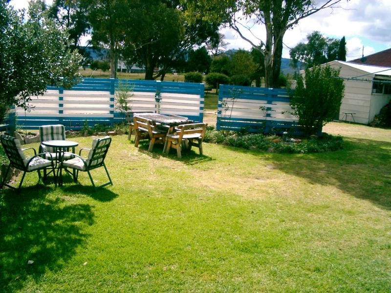 61 Woodlawn Street, Wallangarra QLD 4383