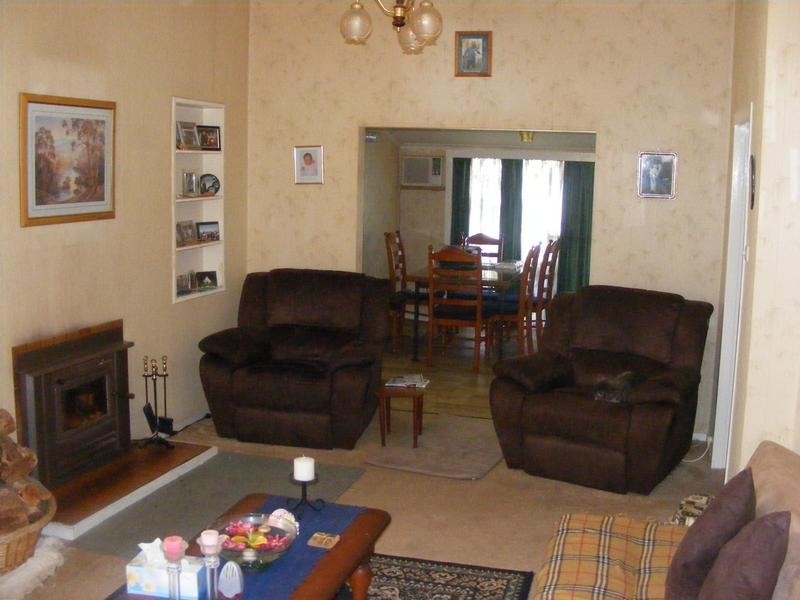 61 Woodlawn Street, Wallangarra QLD 4383