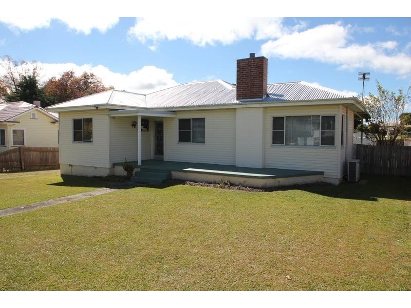 132 Bulwer Street, Tenterfield NSW 2372